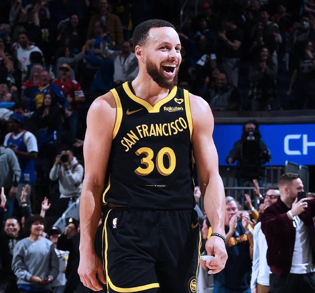 IM体育官方平台-摩羯座球员奉献精彩表现，取得胜利