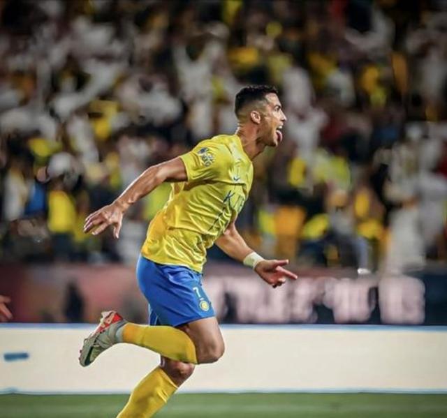 球队主力复出，连胜七场，冲击冠军