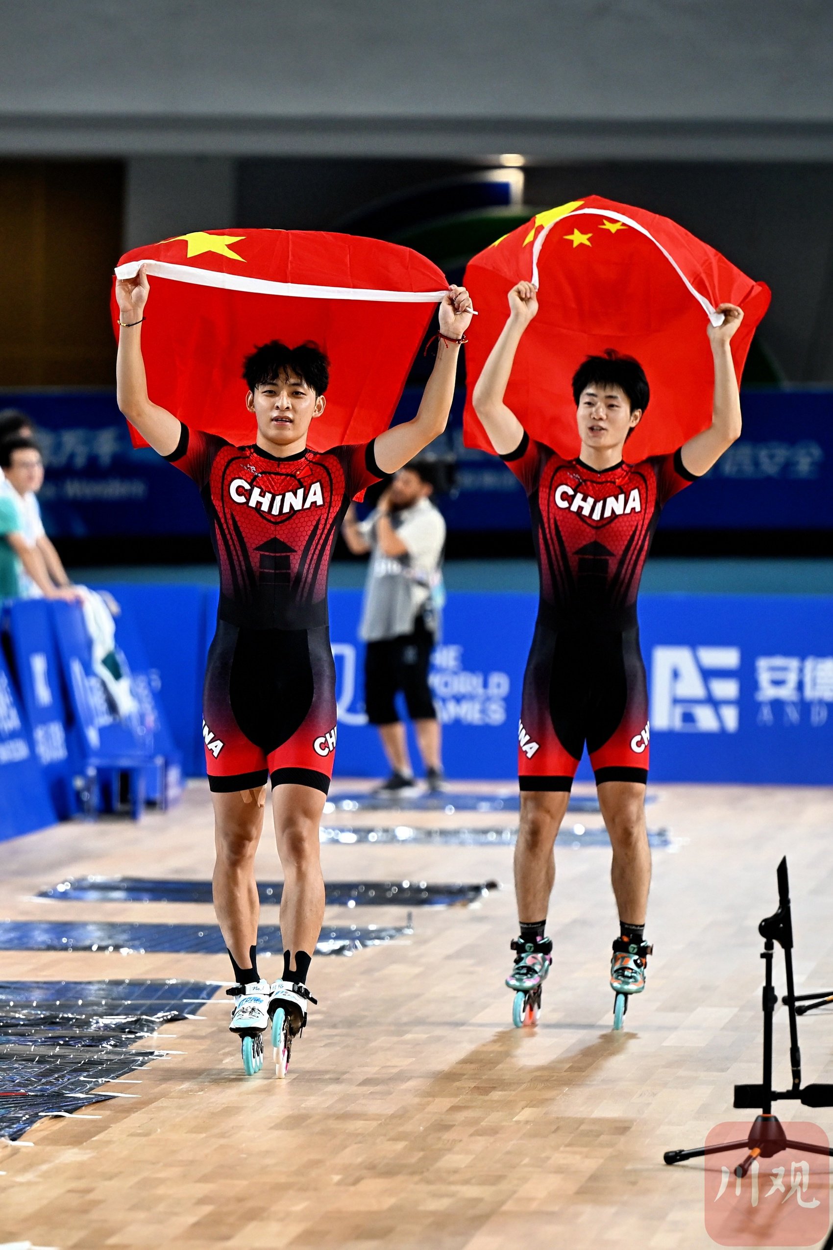 运动员们在赛场上挥洒汗水,为国争光 运动员们在赛场上挥洒汗水,为国争光