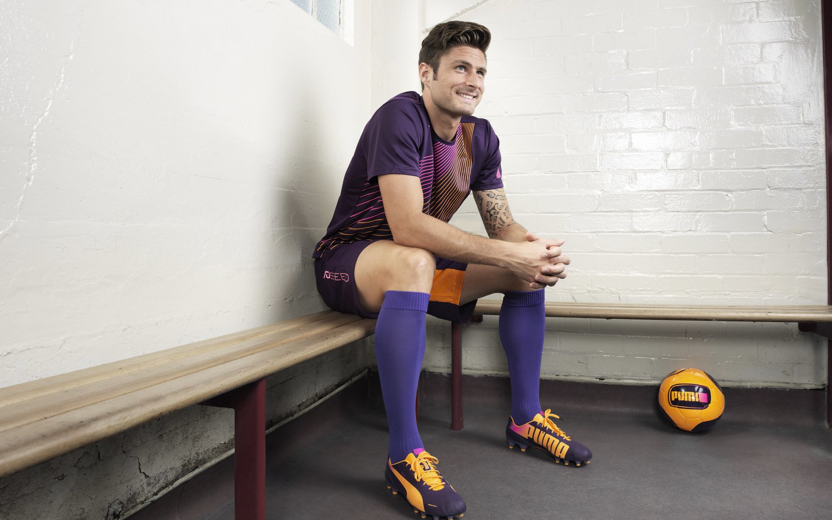 活塞完胜北京队，布克全场最佳无争议，一场定义唯一性的较量